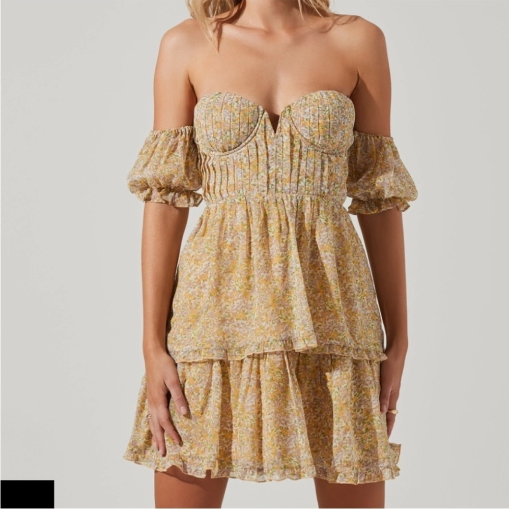 Astr Strapless Floral Tiered Dress in Yellow and Cream